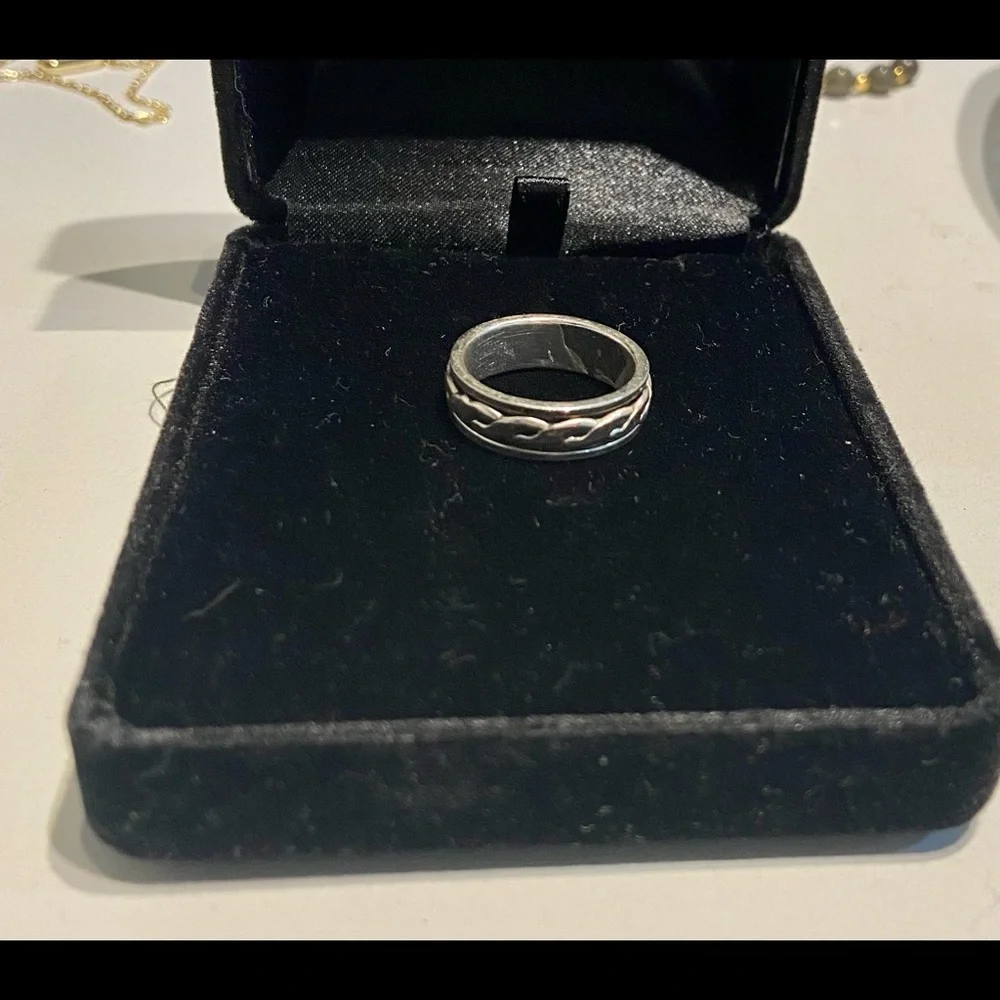 * BOGO* Size 6.5 Sterling Silver Spinner Ring - Picture 3 of 4